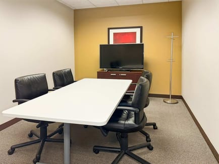 Image 14 of Regus - Regency Towers Center - Oakbrook
