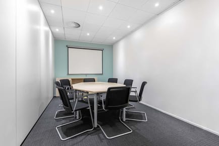 Image 3 of IWG (Regus) - Castle Court, 41 London Road, RH2 - Reigate