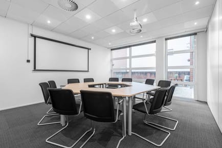 Image 5 of IWG (Regus) - Castle Court, 41 London Road, RH2 - Reigate