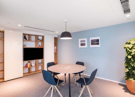 Image 10 of Spaces (Regus) - 133 Wai Yip St - Hong Kong