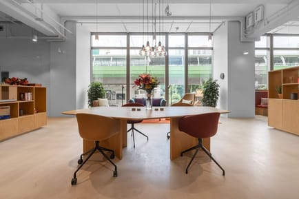 Image 4 of Spaces (Regus) - AXA Southside - 38 Wong Chuk Hang Road - Wong Chuk Hang - Hong Kong