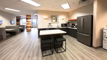 Image 5 of OffiCenters - International Plaza - 7900 International Drive, 55425 - Bloomington