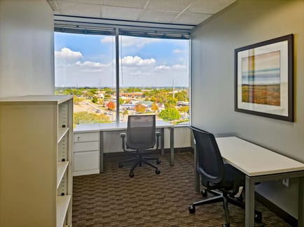 Image 4 of Regus -  - 2000 East Lamar Blvd - Arlington
