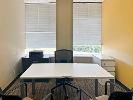 Image 7 of Regus - Etobicoke - Four Seasons Place - Toronto - ON