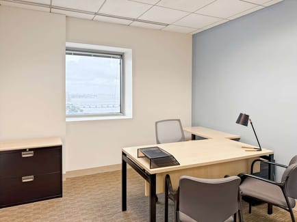 Image 4 of Regus - 201 S Biscayne Blvd - Miami