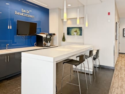 Image 10 of Regus - Pointe-Claire - Trans-Canadian Highway Montreal - Canada