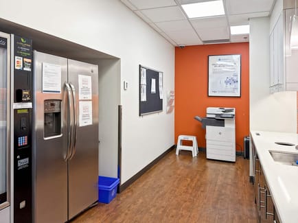 Image 10 of Regus - Daniel-Johnson Boulevard - Laval