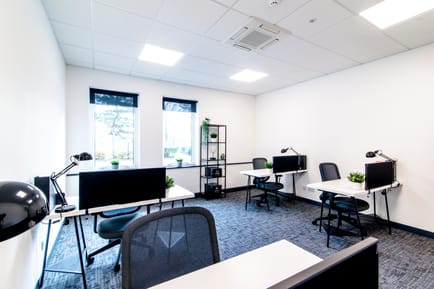 Image 2 of Pure Offices (Managed 138 - 1,420 sqft) - Parkway Court, John Smith Drive, Oxford Business Park, OX4 2JY - Oxford