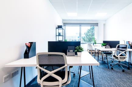 Image 4 of Pure Offices (Managed 138 - 1,420 sqft) - Parkway Court, John Smith Drive, Oxford Business Park, OX4 2JY - Oxford