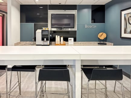 Image 14 of Regus - One Lakeshore - E. Guasti Road - Ontario - CA