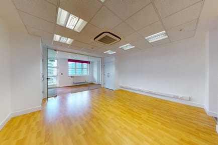 Image 8 of Chelsea Harbour Limited (500 - 3,000 sqft) - 219 Harbour Yard, SW10 - Chelsea