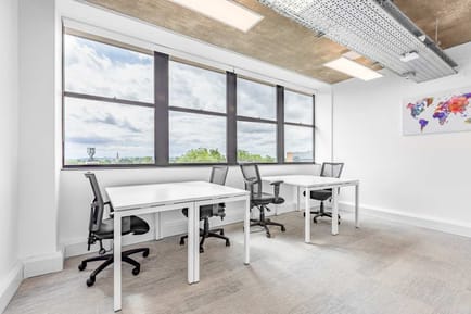 Image 4 of IWG (Regus) - The Grange - 100 High Street, N14 - Southgate