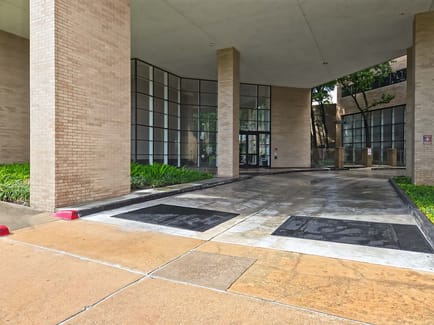 Image 14 of Regus - 363 N. Sam Houston Parkway East - Houston - TX
