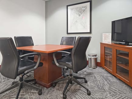 Image 10 of Regus - 5 Centerpointe Dr - Lake Oswego