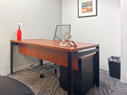 Image 4 of Regus - 5 Centerpointe Dr - Lake Oswego