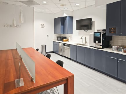 Image 6 of Regus - 5 Centerpointe Dr - Lake Oswego