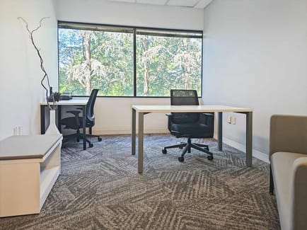 Image 7 of Regus - 5 Centerpointe Dr - Lake Oswego