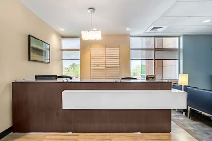 Image 2 of Regus - Peoria Center at Arrowhead - 16165 North 83rd Avenue - Peoria - AZ