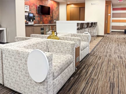 Image 4 of Regus - Crowfoot Centre - 600 Crowfoot Crescent N.W. - Calgary - AB