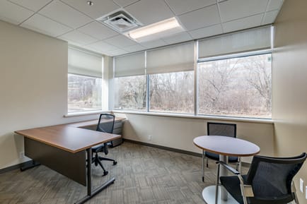 Image 11 of Office Evolution - 2 Burlington Woods Dr. - Burlington, MA