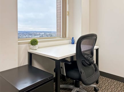 Image 13 of Regus - 101 W Big Beaver Rd - Troy, MI