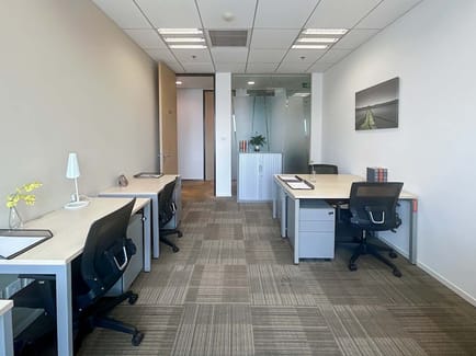 Image 5 of Regus - HNA Poly Plaza - 235 Minsheng Road - Yuzhong District - Chongqing