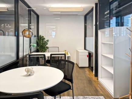 Image 4 of IWG (Regus) - 401 Park Avenue South, 100116 - Rose Hill, NY