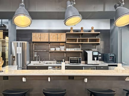 Image 6 of IWG (Regus) - 401 Park Avenue South, 100116 - Rose Hill, NY