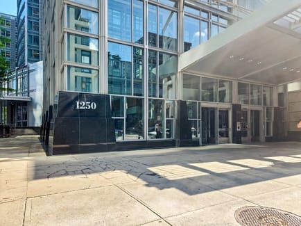 Image 3 of Regus - Centre Ville - Rene Levesque Blvd W - Montreal