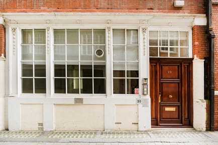 Image 10 of Dutton Business Limited - 10 Ironmonger Lane, EC2 - Bank