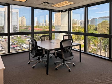 Image 9 of Regus - 2875 NE 191 Street, Aventura, FL
