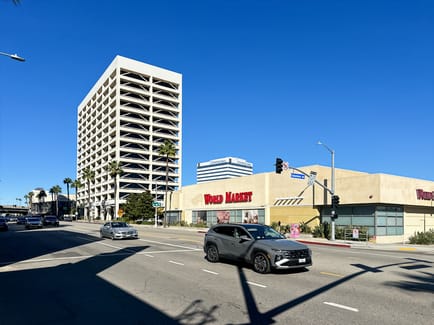 Image 4 of Regus - 15233 Ventura Blvd, Sherman Oaks