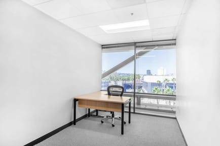 Image 8 of Regus - 15233 Ventura Blvd, Sherman Oaks