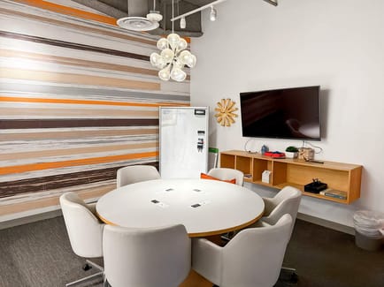 Image 10 of Spaces - 45 S Fairfax Av - Miracle Mile, CA