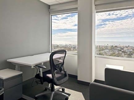 Image 7 of Regus - 2447 Pacific Coast Highway - Hermosa Beach, CA