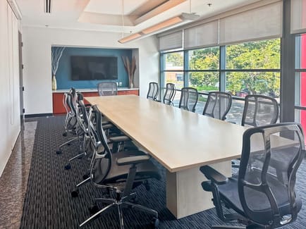 Image 3 of Regus - 333 University Av - Sacramento, CA