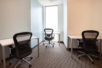 Image 6 of Regus - U.S Bank Tower - 633 W 5th St - Los Angeles