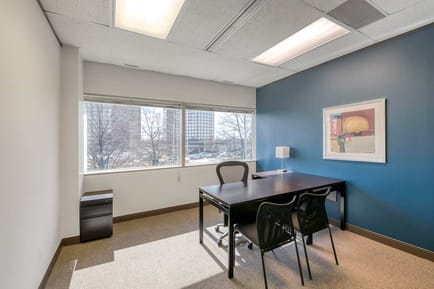 Image 4 of Regus - Liberty Center - West Big Beaver Rd - Troy