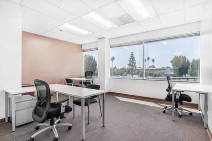 Image 4 of Regus - California Ave - Bakersfield