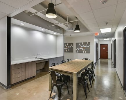 Image 2 of Boxer - 2300 Valley View Ln, Irving - Dallas