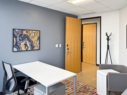 Image 4 of Spaces USA- Lindell Blvd , St. Louis