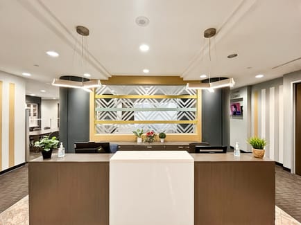 Image 2 of Regus - 2000 McGill College Ave - Montreal
