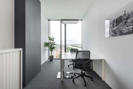 Image 4 of Regus - DC Tower - Donau-City-Strasse 7 - Vienna