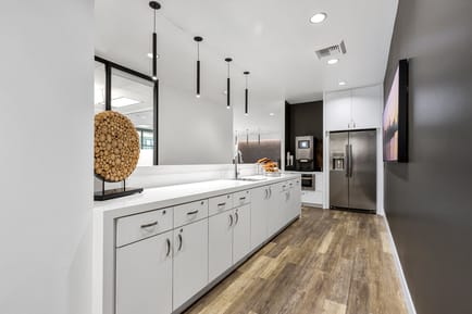 Image 6 of Premier Workspaces - KIL - Long Beach - CA - 3780 Kilroy Airport Way