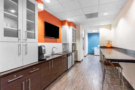 Image 6 of Regus - 5555 Glenridge Drive, Atlanta - GA