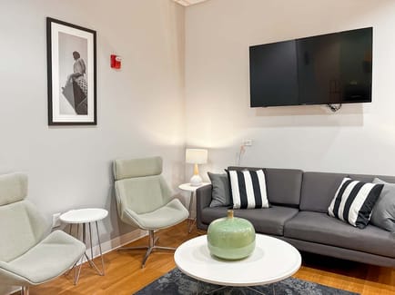 Image 11 of Regus - West Glen Town Center, 5550 Wild Rose Lane, West Des Moines - Iowa