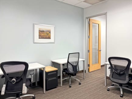 Image 4 of Regus - West Glen Town Center, 5550 Wild Rose Lane, West Des Moines - Iowa