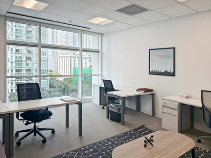 Image 7 of Spaces USA- 801 Brickell Ave, Miami