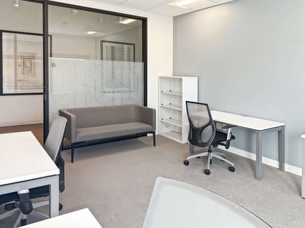 Image 4 of Spaces USA- 15169 North Scottsdale Rd, Scottsdale