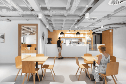 Image 5 of Regus - Plaza de Villasis 2, 41003 - Spain